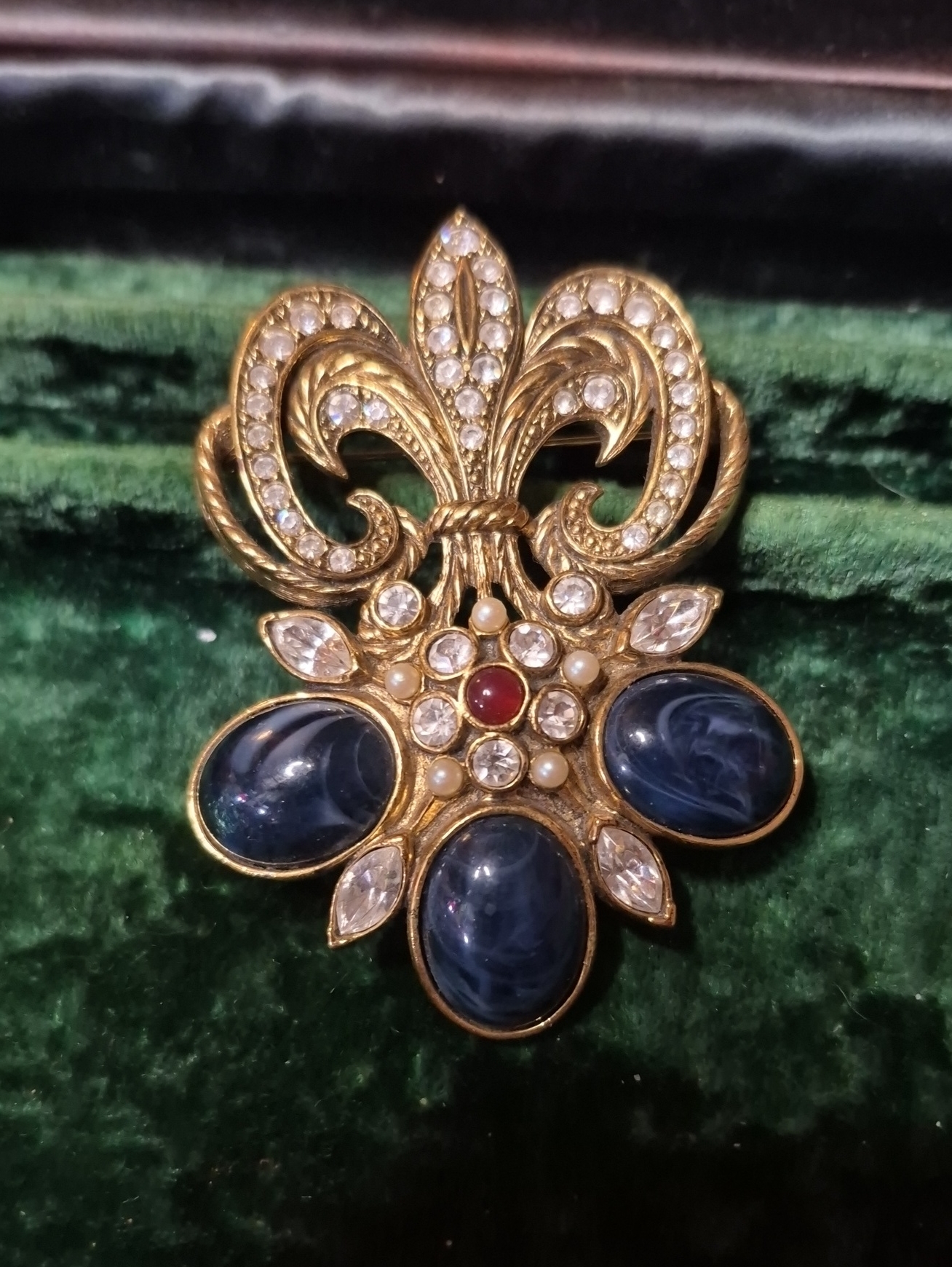 Barrera For Avon Gold Fleur-De-Lis Brooch With Navy Cabochons